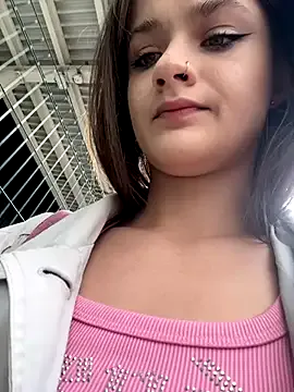 KittyQueeny on StripChat 