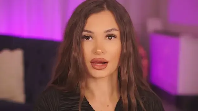 KyssaraPlay on StripChat 