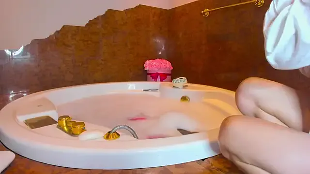 Lana_kitty__ — banana show