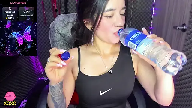 lilihot_ on StripChat 