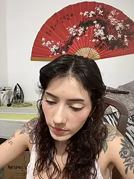 LiliJones_ on StripChat 