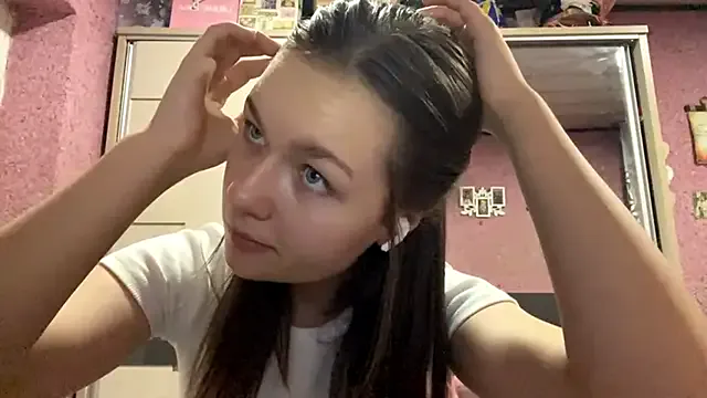 liliya13 on StripChat 