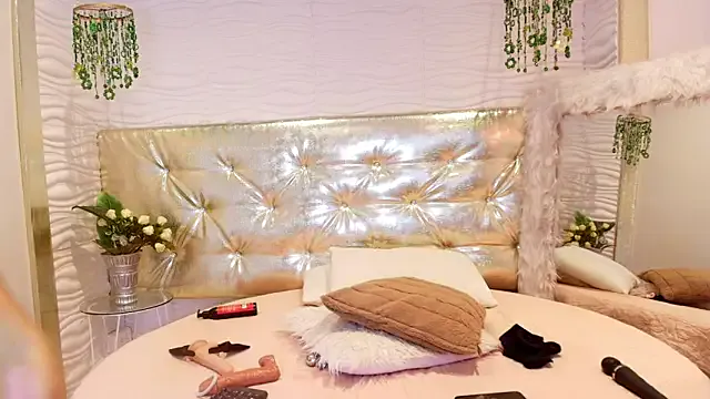 lilyth_bloom on StripChat 