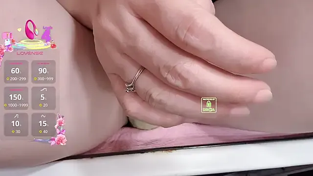 Liqinqin on StripChat 