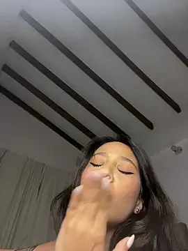 Little_Amber6 on StripChat 