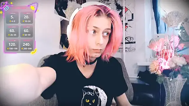 Littlepinkcat on StripChat 