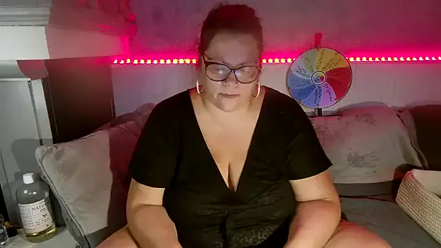 Lola-squirt on StripChat 