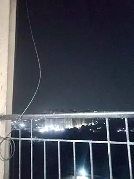 Love_bitess — Twerking in public 