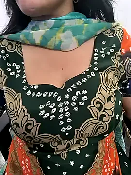 lovely_zara — Full nude 5min