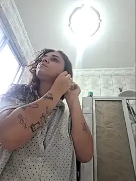 luuhcat09 on StripChat 