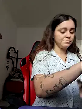 luuhcat09 on StripChat 