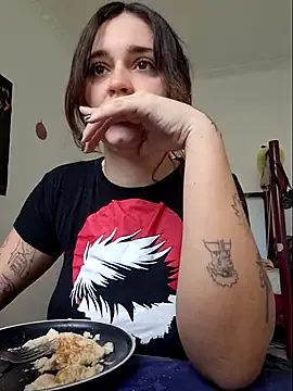 luuhcat09 on StripChat 