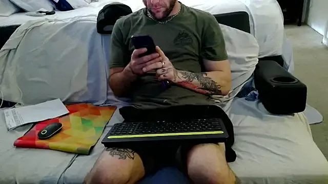 Luv2SuckBWC92 — Will my big dick Daddy cum get sucked?