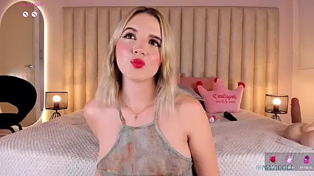 Maia_Collins on StripChat 