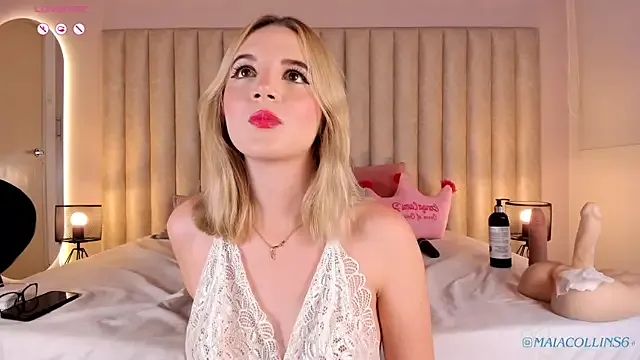 Maia_Collins on StripChat 