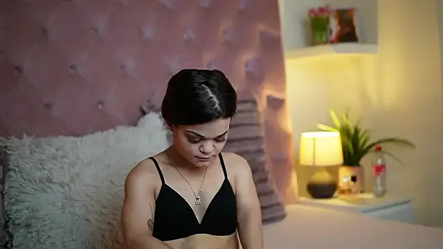 MaiaMini on StripChat 