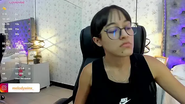 MelodyWinx — bounce tits naked + spank ttis