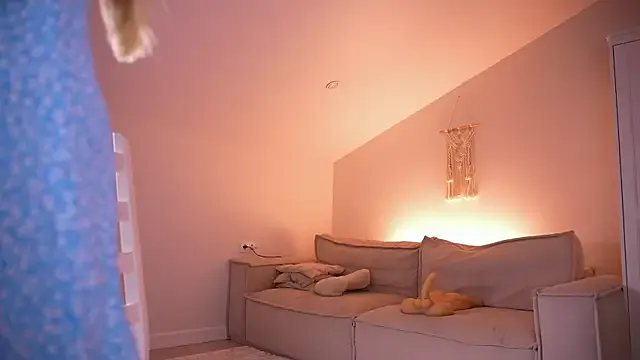 Miablueye — Jerking off while standing in the splits