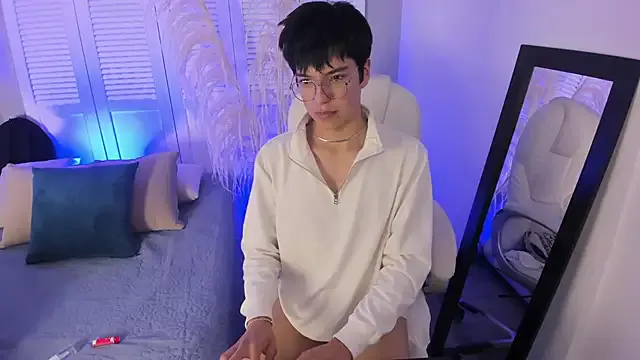 miilo_wolf on StripChat 