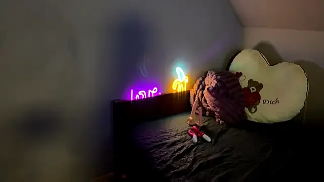 MiliExteraaa on StripChat 