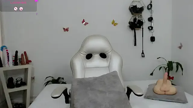 mom_hot__ on StripChat