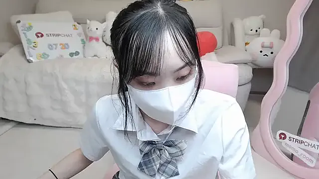 momo_room on StripChat 