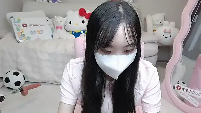 momo_room on StripChat 