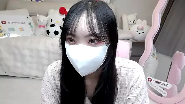 momo_room — Freechat on StripChat