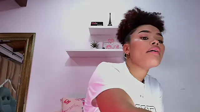 naia_blessed on StripChat 