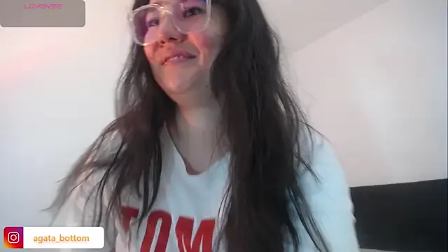 NewAgatha_Bolton — spank hard in my ass + doggy and oil