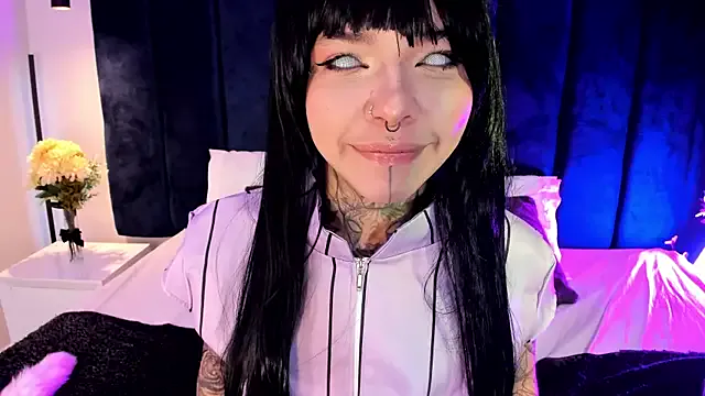 NinaInk on StripChat 