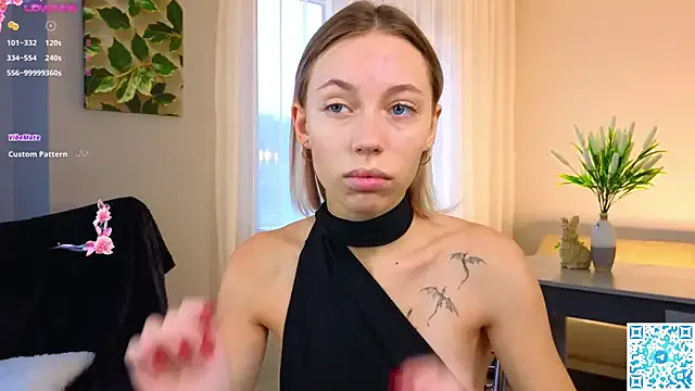 NyxaThorn —  turn and show panties 
