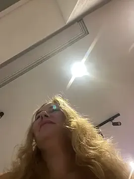 Passion-Blondy on StripChat 