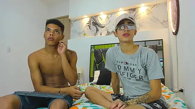 PRETTY_FEM — ALL NAKED GUYS