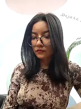 Pretty_roxxyy — Panties OUT   in public