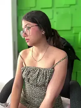 Queen__Love — dildo in pussy 5 min