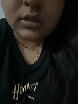 queen_sakhi24 on StripChat 