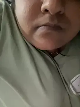 queen_sakhi24 on StripChat 
