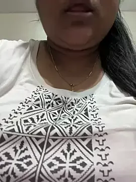queen_sakhi24 on StripChat 
