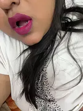 queen_sakhi24 on StripChat 