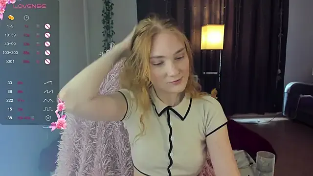 ReddHotPipper on StripChat 