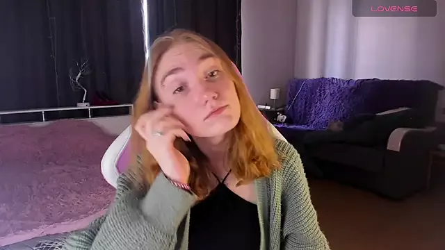 ReddHotPipper on StripChat 