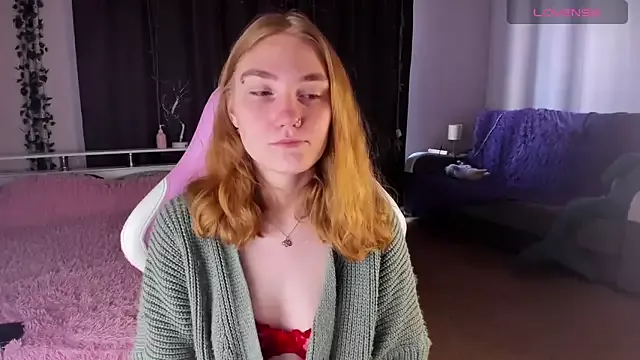 ReddHotPipper on StripChat 