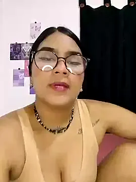Renata_222 — Fingers in asshole