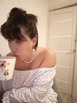ROXOLANAA_SEXY on StripChat 