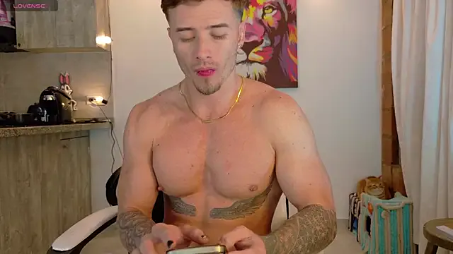 Ryannblue07 — Freechat on StripChat