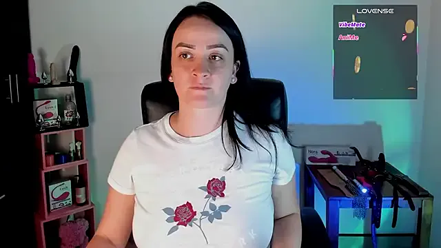 sara_goodgirl13 on StripChat