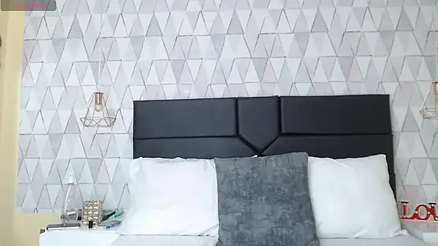 SaraaTylor on StripChat 