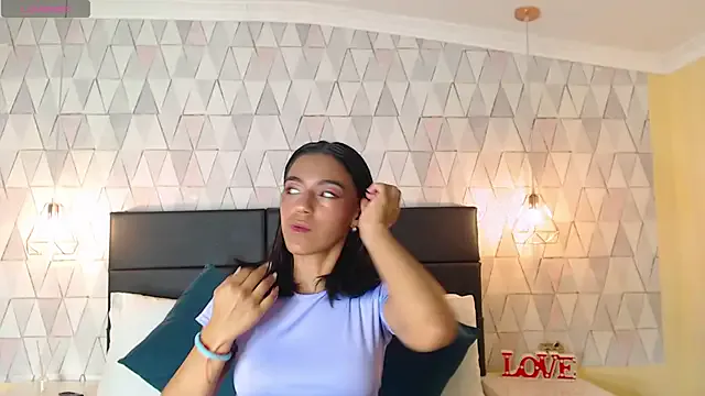 SaraaTylor on StripChat 