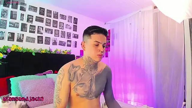 Sarahandzack on StripChat 